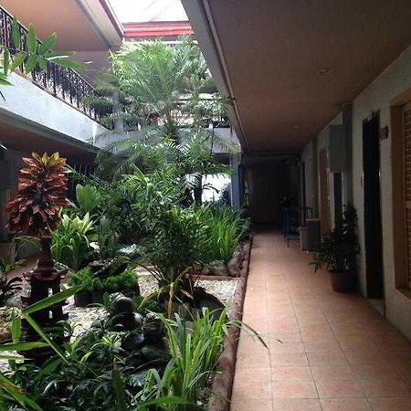 Queen\'S Beach Resort Manoc-Manoc 외부 사진