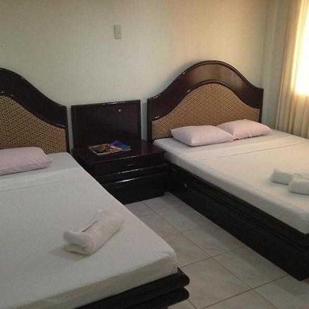 Queen\'S Beach Resort Manoc-Manoc 외부 사진