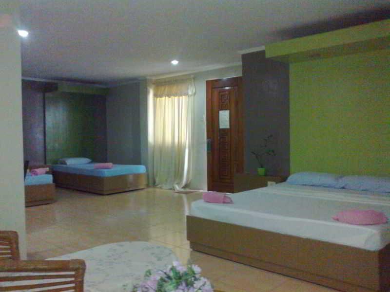 Queen\'S Beach Resort Manoc-Manoc 외부 사진