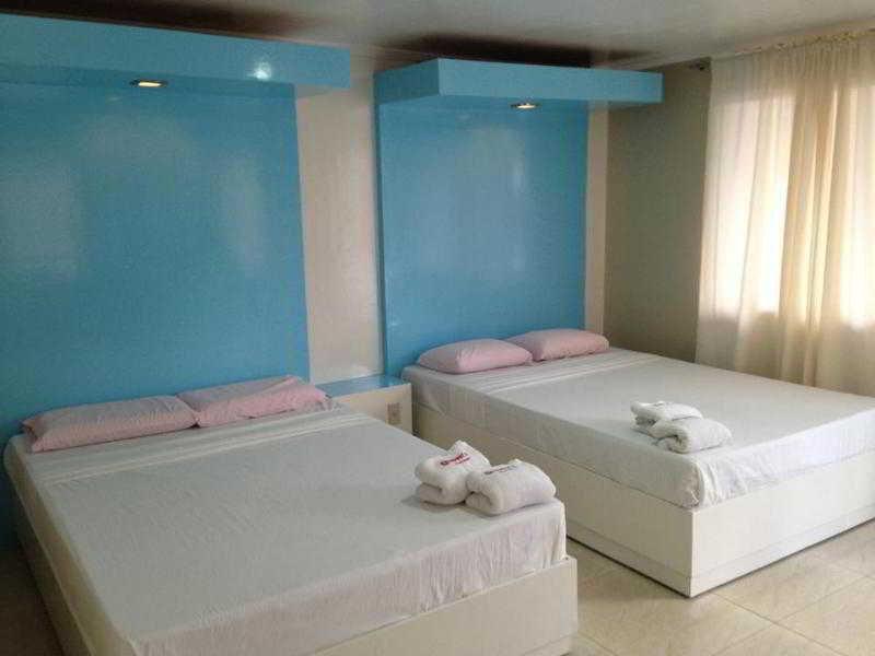 Queen\'S Beach Resort Manoc-Manoc 외부 사진