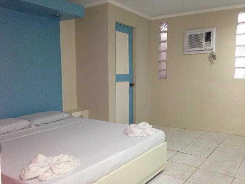 Queen\'S Beach Resort Manoc-Manoc 외부 사진