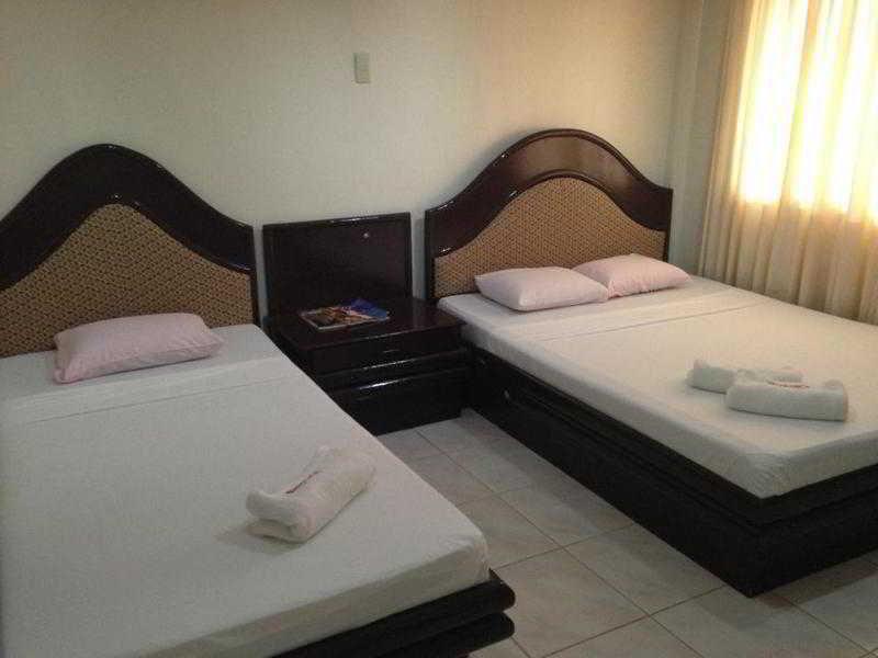 Queen\'S Beach Resort Manoc-Manoc 외부 사진